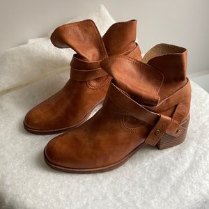 UGG Elora Boots